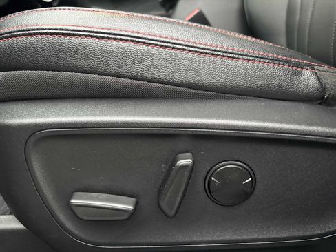 Used 2025 Ford Escape ST-Line Elite w/ Premium Technology Package image 17