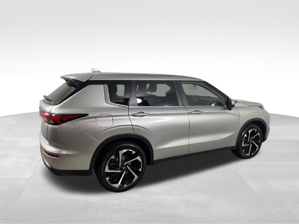 Used 2024 Mitsubishi Outlander SE AWD/4WD image 9