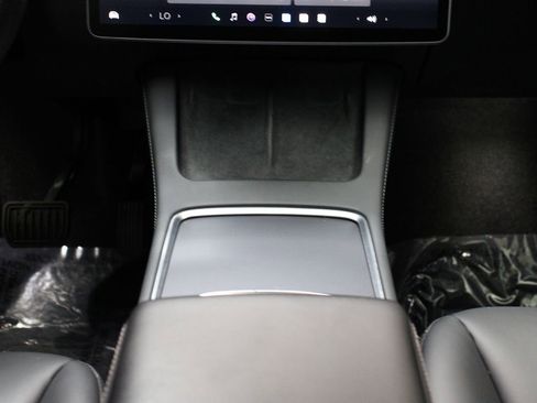 Used 2023 Tesla Model Y Long Range image 5