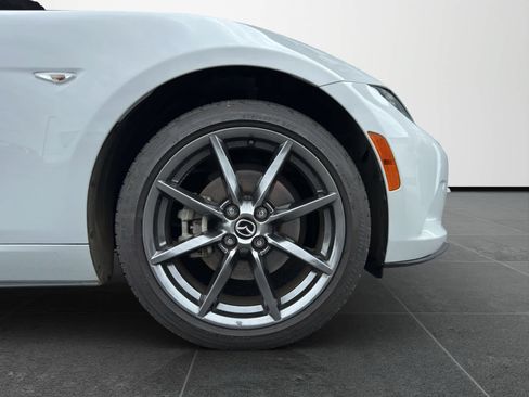 Used 2017 MAZDA MX-5 Miata RF Grand Touring RWD image 8