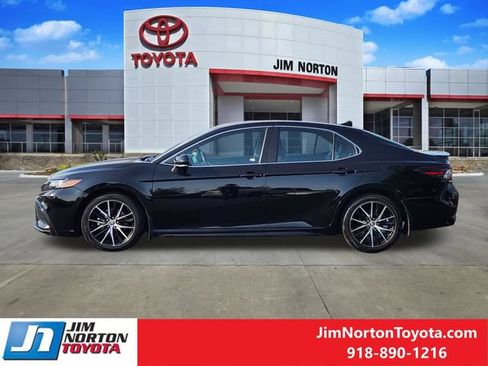 Used 2023 Toyota Camry SE FWD image 4
