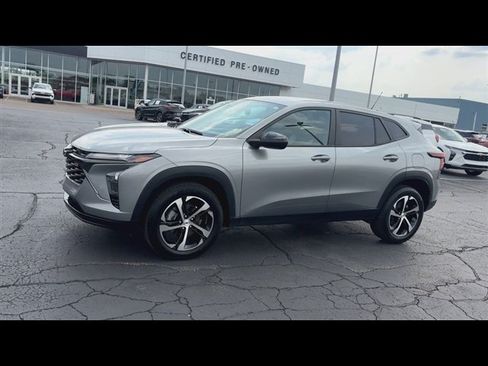 Certified 2024 Chevrolet Trax RS w/ Driver Confidence Package FWD image 4