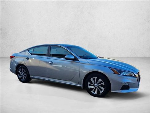 Used 2021 Nissan Altima 2.5 S image 3