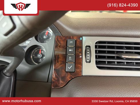 Used 2011 GMC Yukon Denali image 26