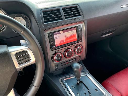 Used 2013 Dodge Challenger R/T image 5