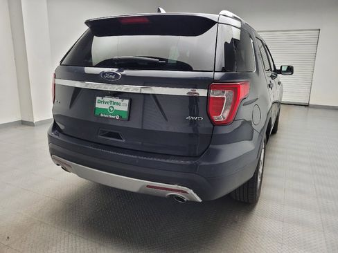 Used 2017 Ford Explorer XLT w/ Equipment Group 202A AWD/4WD image 7