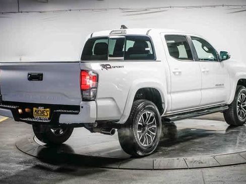 Certified 2020 Toyota Tacoma TRD Sport w/ Technology Package image 5