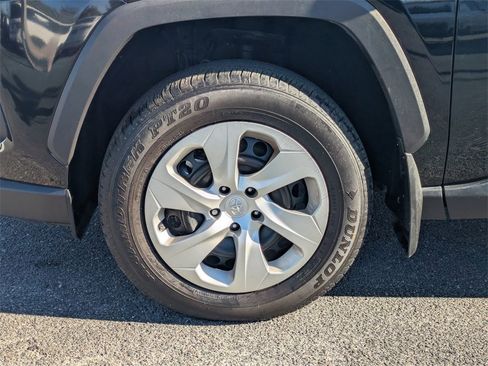 Used 2024 Toyota RAV4 LE image 9