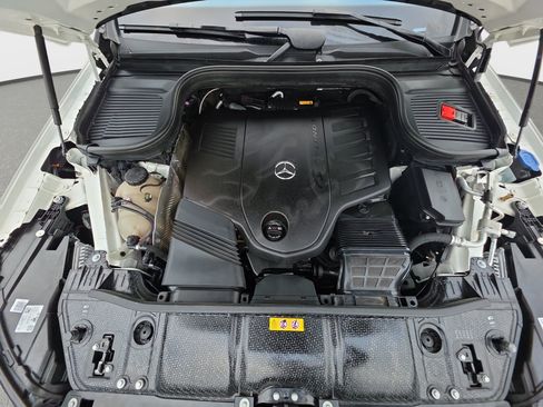Used 2024 Mercedes-Benz GLS 450 4MATIC image 33