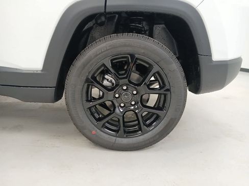 New 2026 Jeep Compass Latitude image 15