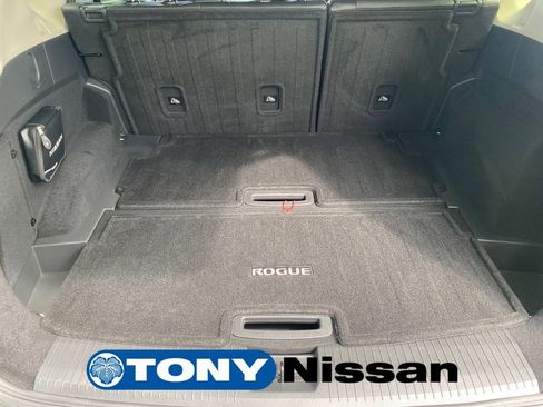 Used 2024 Nissan Rogue SL w/ SL Premium Package FWD image 11