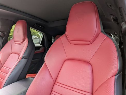 Certified 2025 Porsche Cayenne Coupe AWD/4WD image 5