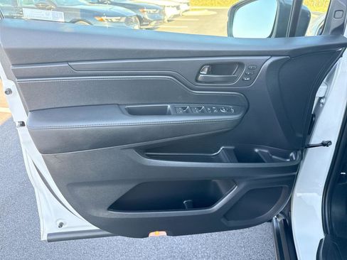 Certified 2026 Honda Odyssey EX-L image 11