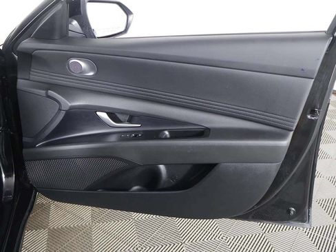 Used 2025 Hyundai Elantra SEL FWD image 23