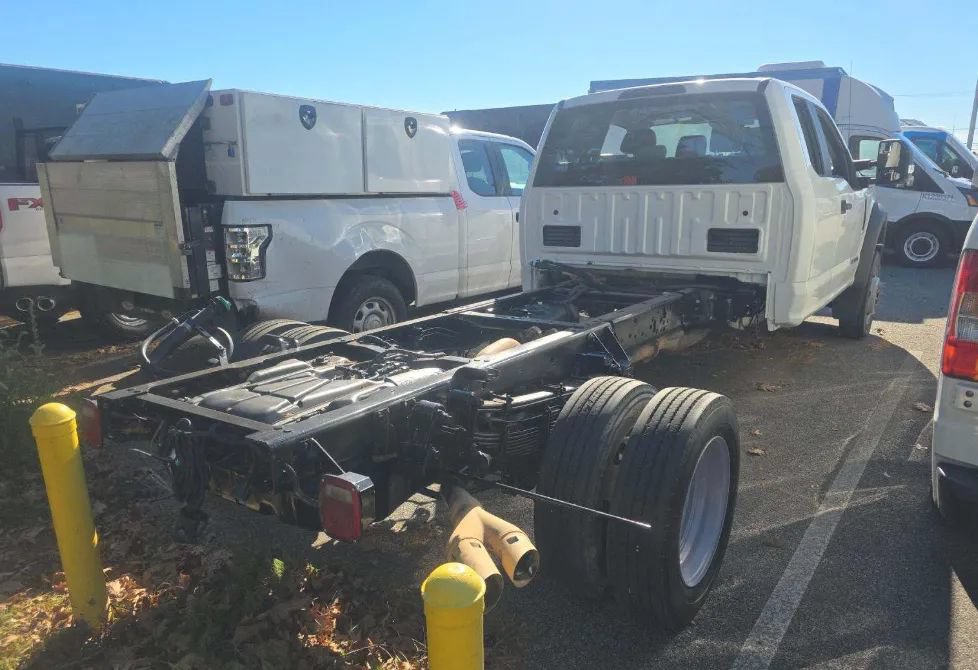 Used 2017 Ford F550 4x4 SuperCab Super Duty image 3