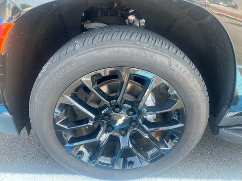 Used 2023 Chevrolet Tahoe Premier AWD/4WD image 2
