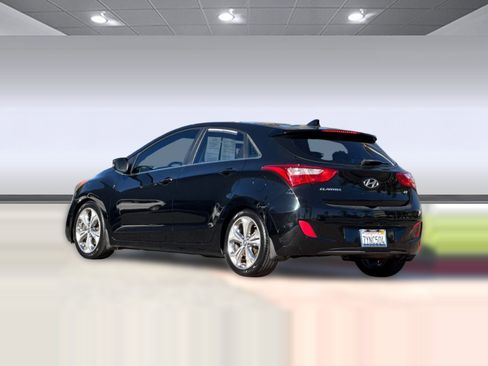 Used 2013 Hyundai Elantra GT w/ Tech Pkg image 3