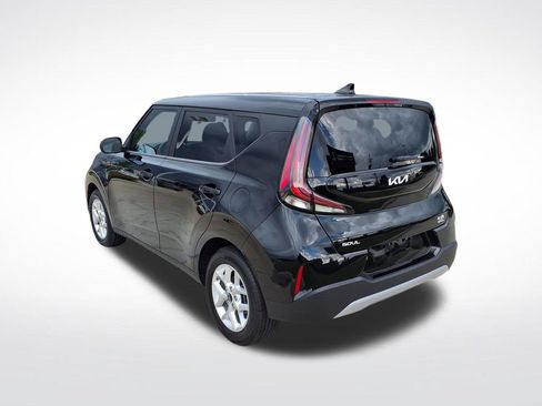 Used 2025 Kia Soul LX w/ LX Technology Package FWD image 6