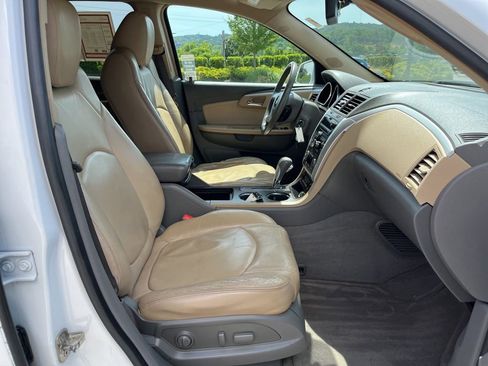 Used 2009 Chevrolet Traverse LT FWD image 23