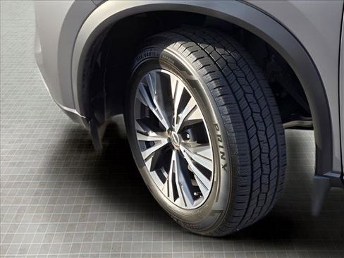 Used 2023 Nissan Rogue SV image 27