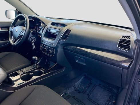 Used 2014 Kia Sorento LX FWD image 25