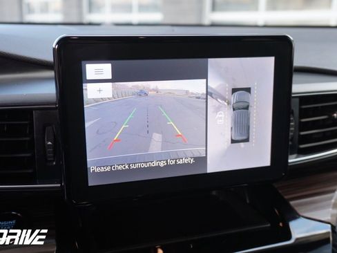 Used 2023 Ford Explorer Limited image 24