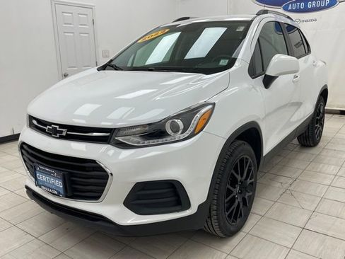 Certified 2022 Chevrolet Trax LT w/ Sport Edition image 17