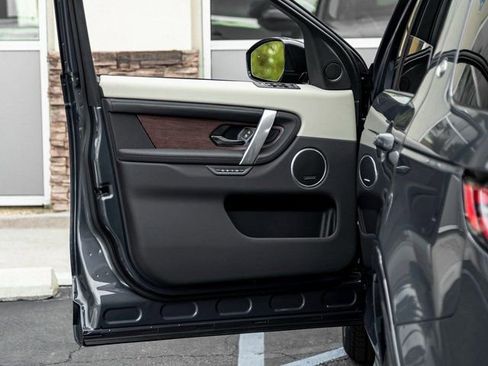 New 2025 Land Rover Discovery Sport S image 12