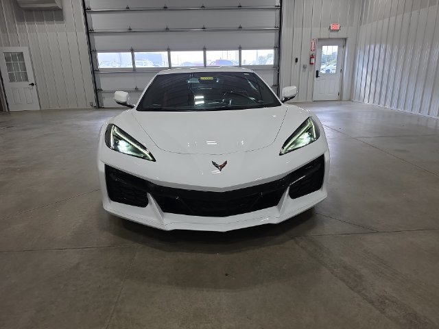 Used 2023 Chevrolet Corvette Z06 RWD image 3
