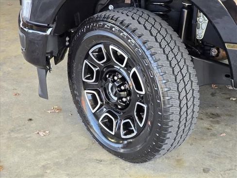 New 2025 Ford F250 Platinum w/ FX4 Off-Road Package image 26
