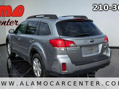 Used 2011 Subaru Outback 2.5i Premium AWD/4WD image 3