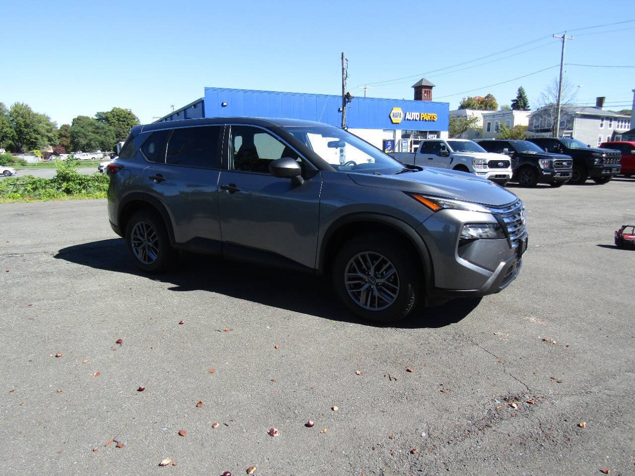 Used 2024 Nissan Rogue S AWD/4WD image 9