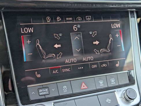 Used 2023 Audi Q7 3.0T Premium AWD/4WD image 19