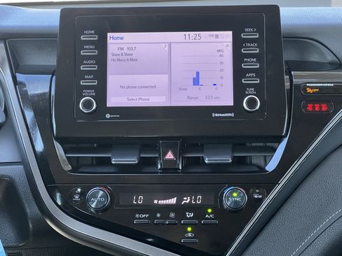 Used 2024 Toyota Camry SE image 16