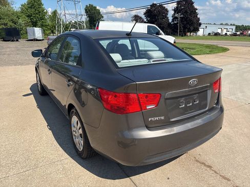 Used 2010 Kia Forte EX FWD image 5