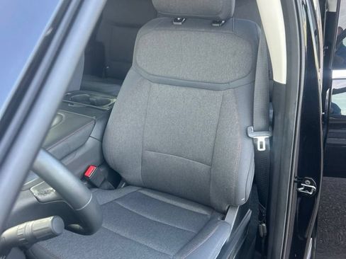 Used 2025 Ford Expedition Max Active AWD/4WD image 5