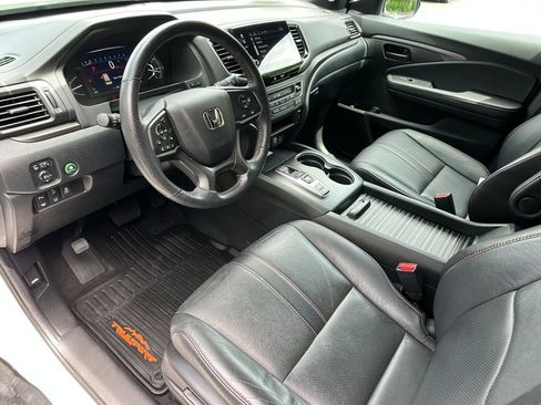 Used 2023 Honda Passport TrailSport image 11