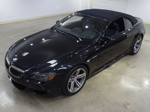 Used 2007 BMW M6 Convertible RWD image 2