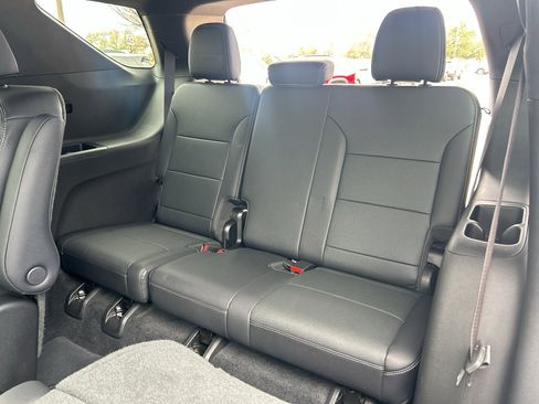 Certified 2025 Chevrolet Traverse LT image 11