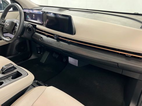 Used 2024 Nissan Ariya AWD image 24