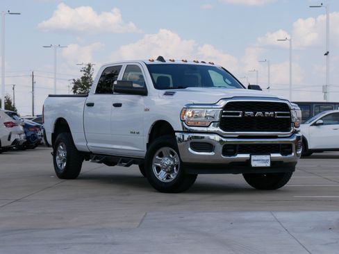 Used 2021 RAM 2500 Tradesman w/ Chrome Appearance Group AWD/4WD image 2