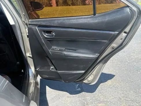 Used 2018 Toyota Corolla SE w/ Protection Package FWD image 13