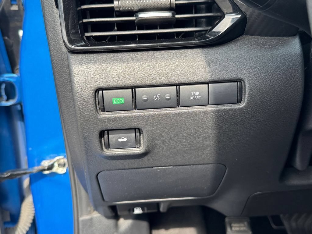 Used 2024 Nissan Sentra SV FWD image 18