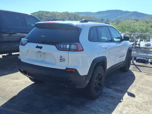 Used 2022 Jeep Cherokee Latitude w/ Sun & Sound Group AWD/4WD image 3