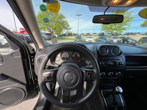 Used 2016 Jeep Patriot Sport w/ Power Value Group FWD image 32