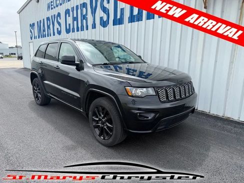 Used 2019 Jeep Grand Cherokee Altitude AWD/4WD image 1