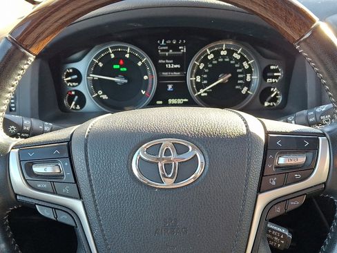 Used 2021 Toyota Land Cruiser image 20