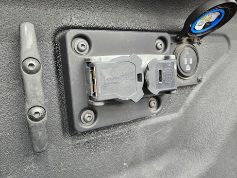 Used 2024 RAM 2500 Rebel w/ Towing Technology Group image 33