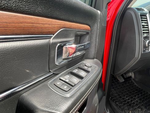 Used 2016 RAM 1500 Laramie w/ Convenience Group AWD/4WD image 10