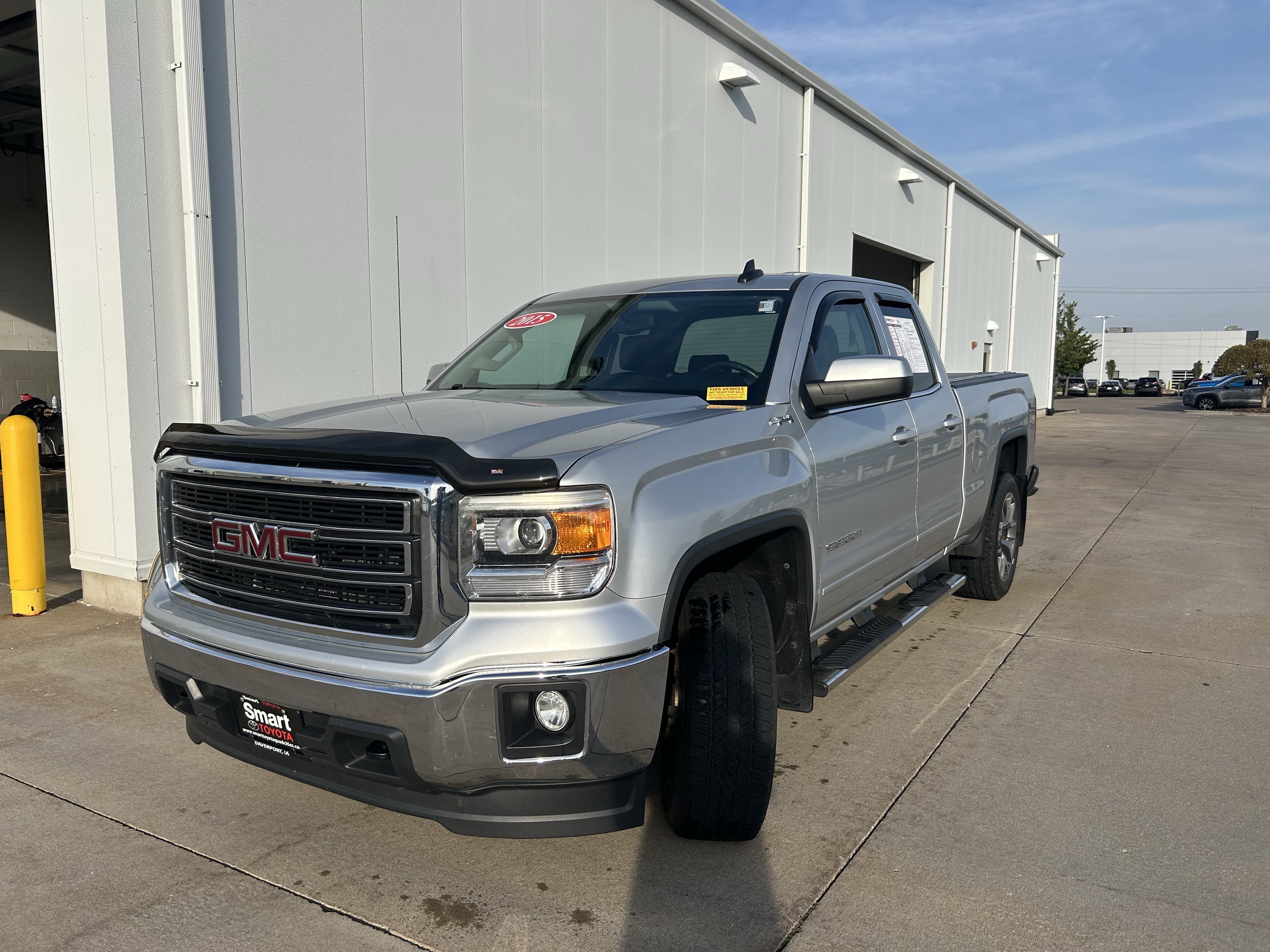 Used 2015 GMC Sierra 1500 SLE w/ SLE Value Package AWD/4WD image 3